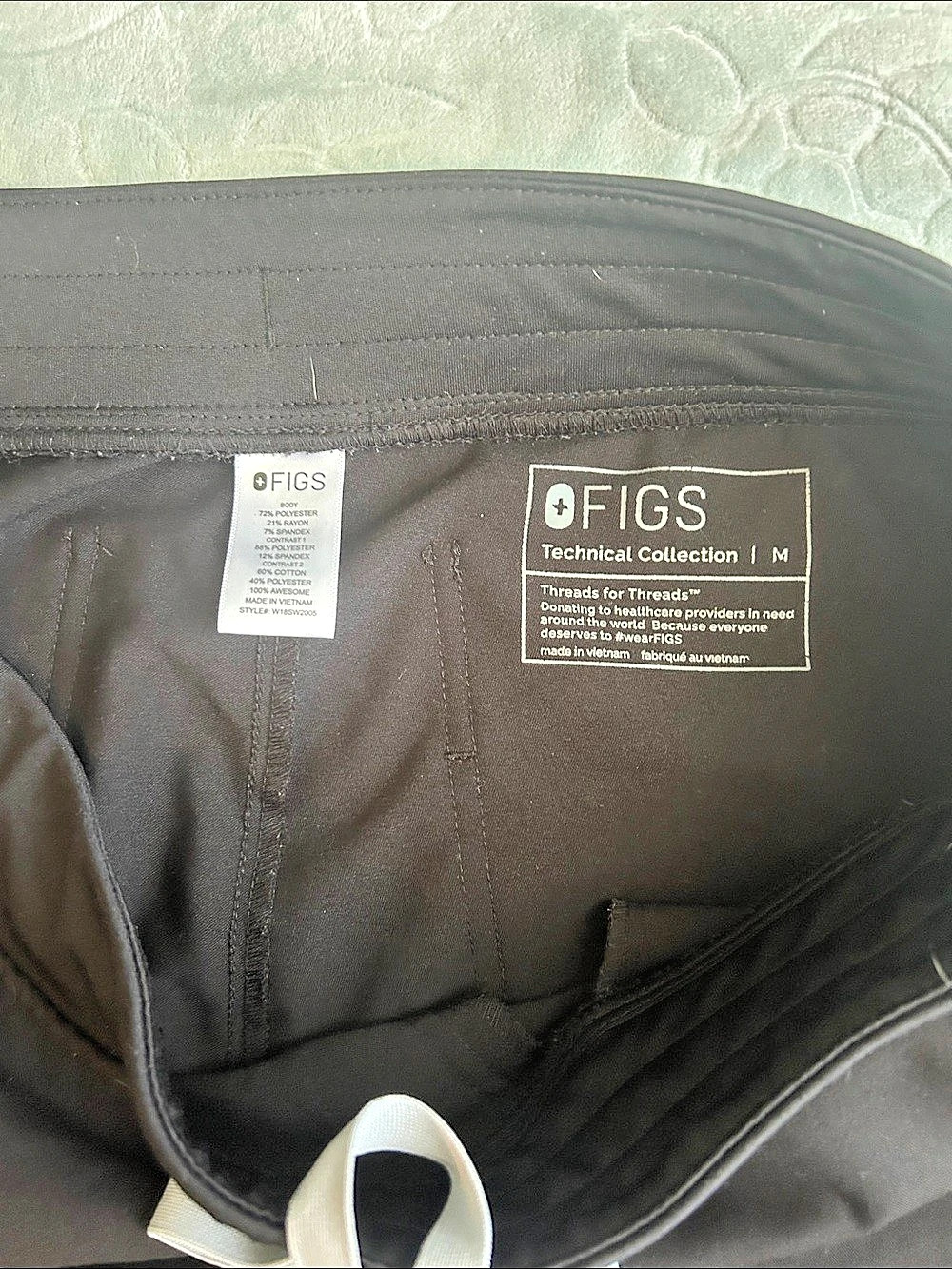 FIGS Technical Collection Zamora Jogger Pants in Black Size Medium - Picture 3 of 3